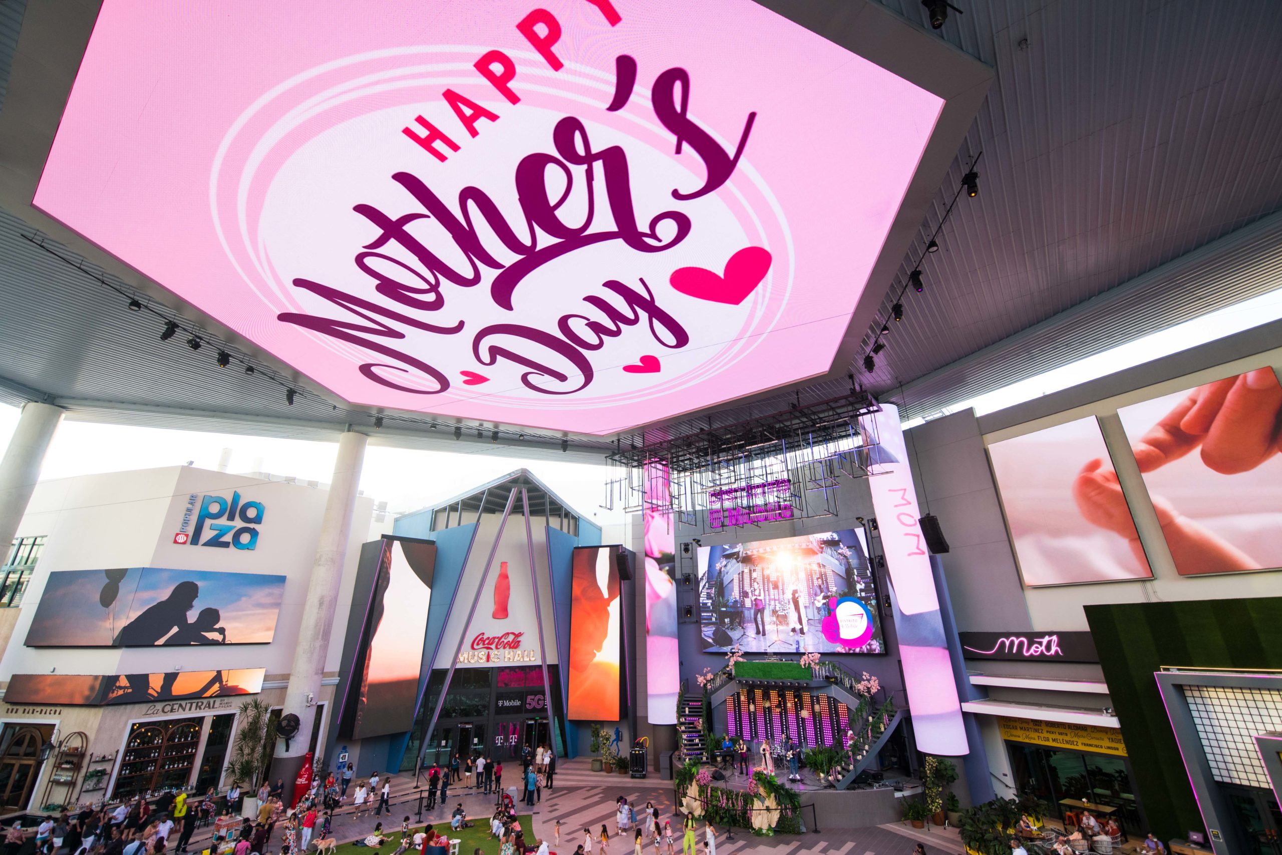 We Love Mom: una experiencia especial para celebrar a Mamá -  Distrito T-Mobile
